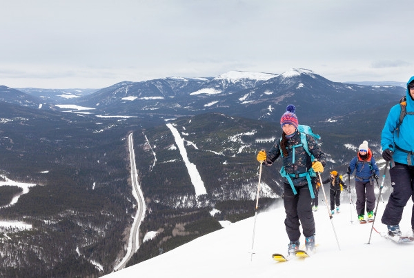 Discovering backcountry skiing in Gaspésie - Sépaq